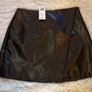 NEW Abercrombie & Fitch vegan leather skort size small